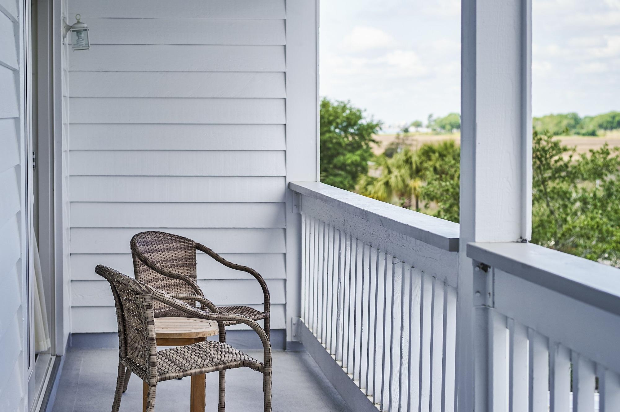Shem Creek Inn Mount Pleasant Exterior photo